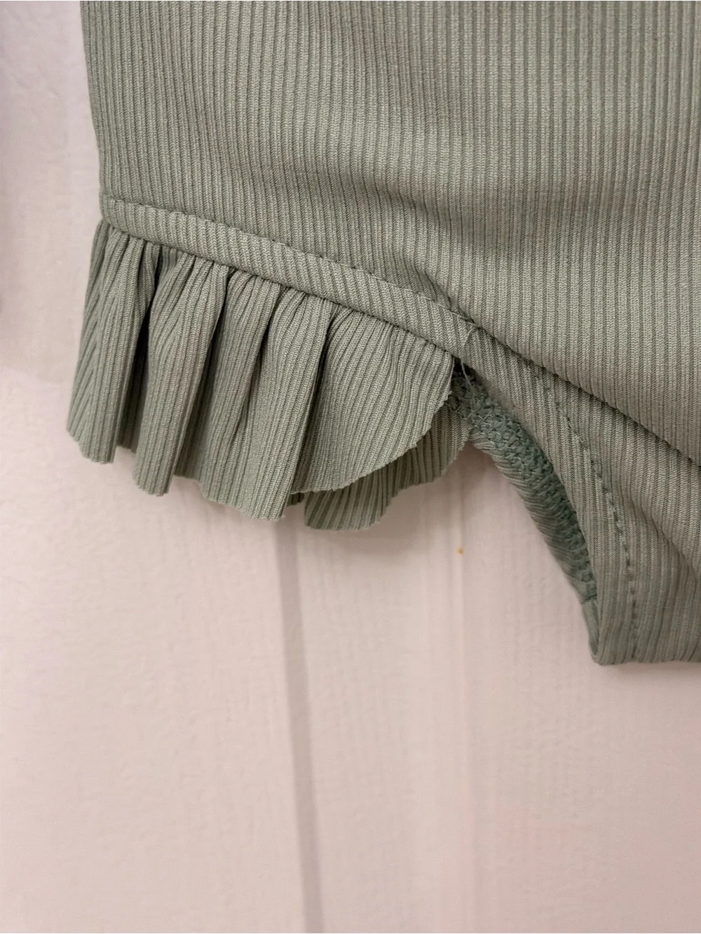 Girls Mint sage green long-sleeve swimsuit Size 5T 120 Eu Zipper Front Ruffle